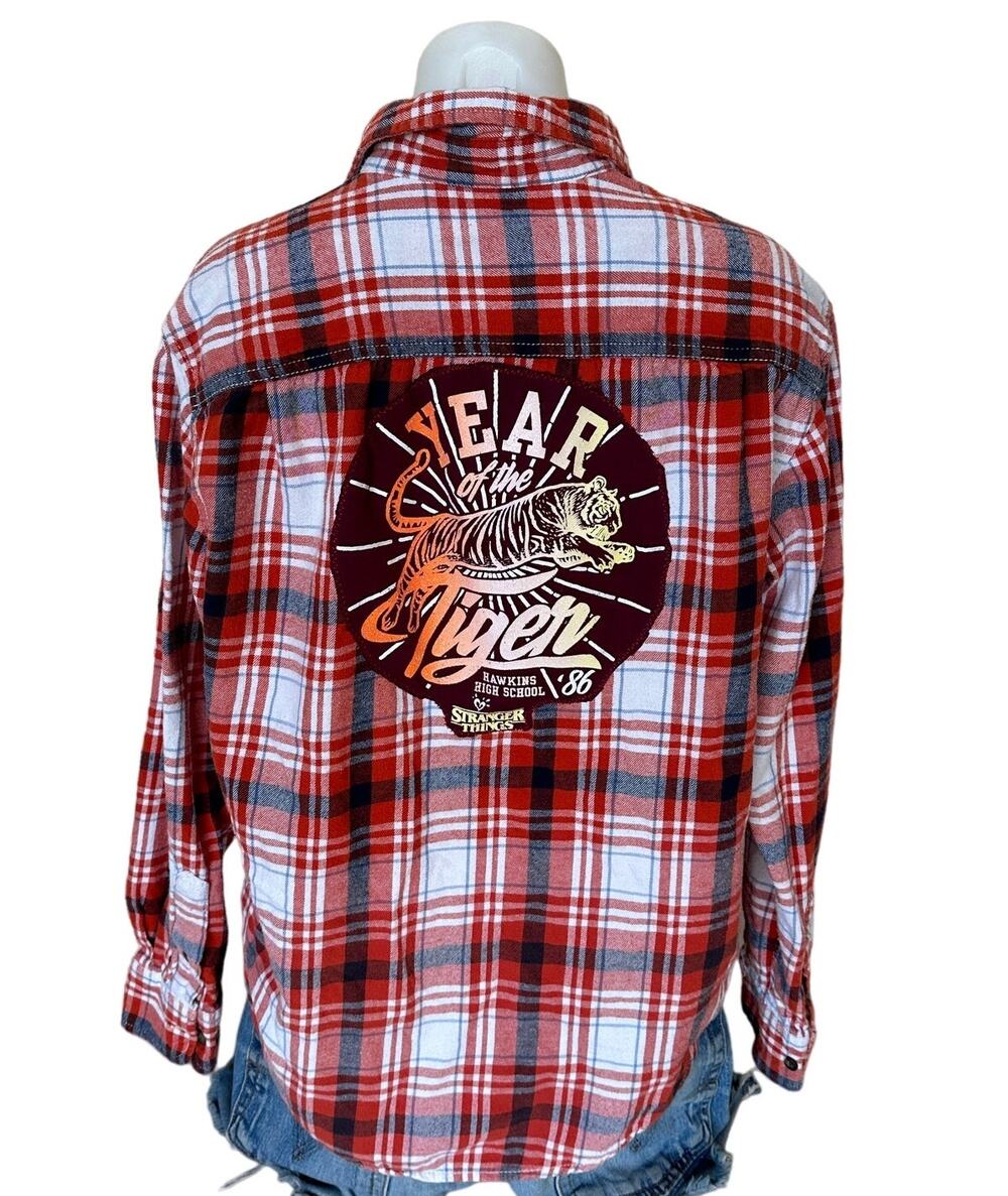 Stranger Things Plaid Flannel Shirt MEDIUM Oversize Unique Hawkins Tigers